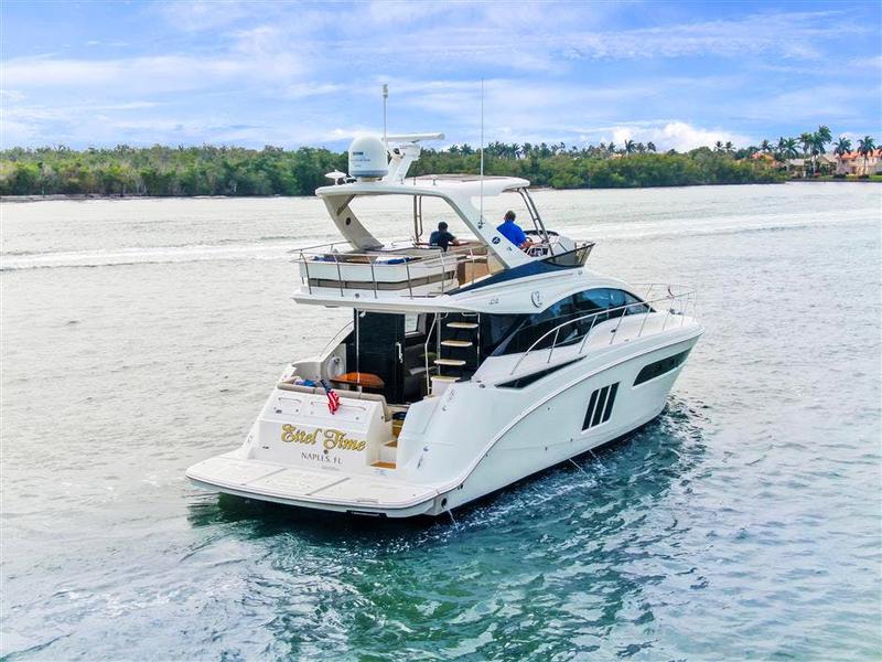 Book yachts online - motorboat - Sea Ray 510 - Bateau d' Amis - rent