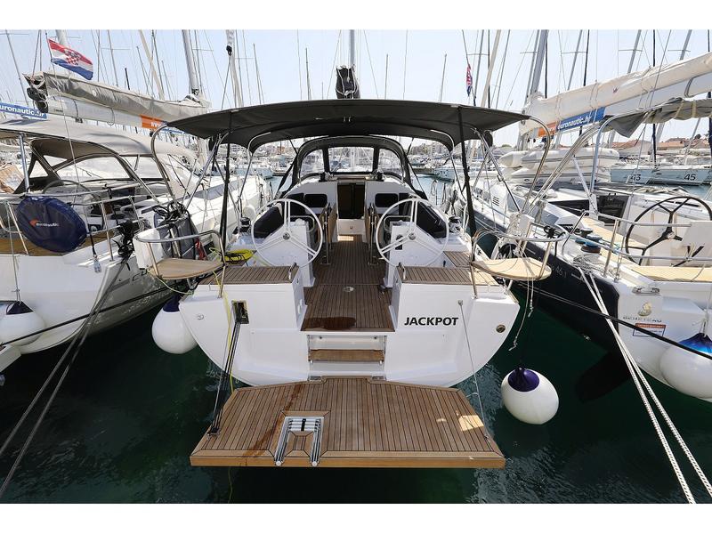 Book yachts online - sailboat - Elan 45.1 Impression - Jackpot - rent