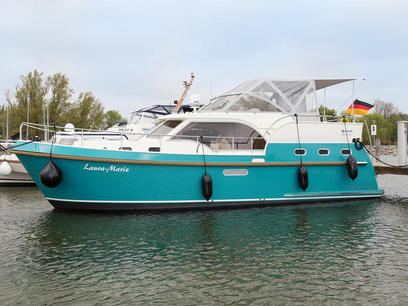 Book yachts online - motorboat - Concordia 108AC - Laura Marie - rent