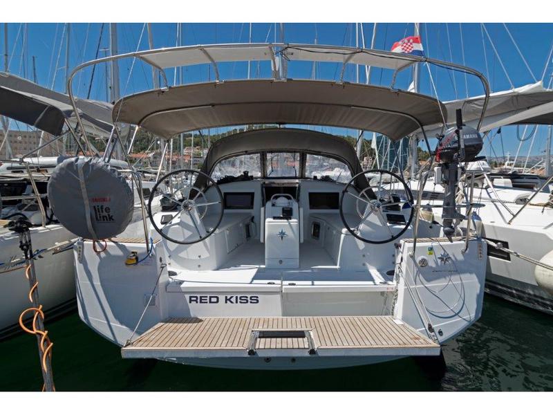 Book yachts online - sailboat - Sun Odyssey 410 - Red Kiss - rent