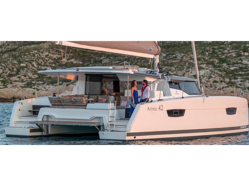 Book yachts online - catamaran - Fountaine Pajot Elba 45 - Nireas - rent