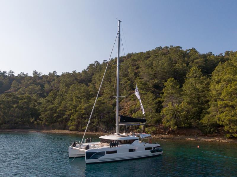 Book yachts online - catamaran - Lagoon 46 - Shanti - rent