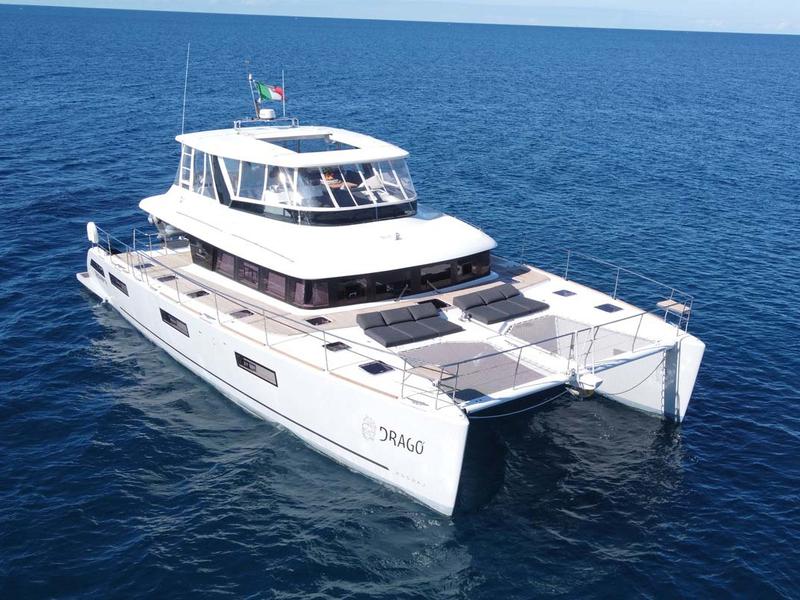 Book yachts online - powercatamaran - Lagoon Power 630 - DRAGO - rent