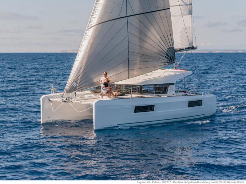 Book yachts online - catamaran - Lagoon 40 - PRES-L40C-23-G - rent