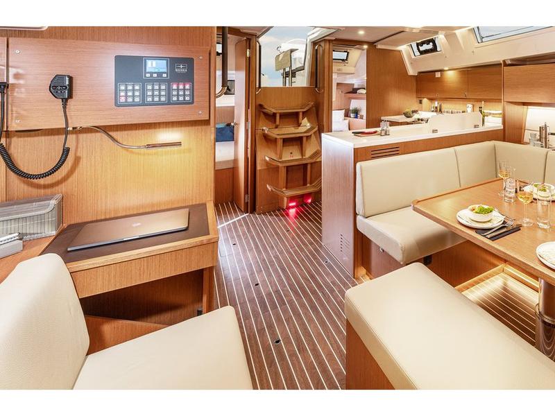 Book yachts online - sailboat - Bavaria C45 - Insolence - rent