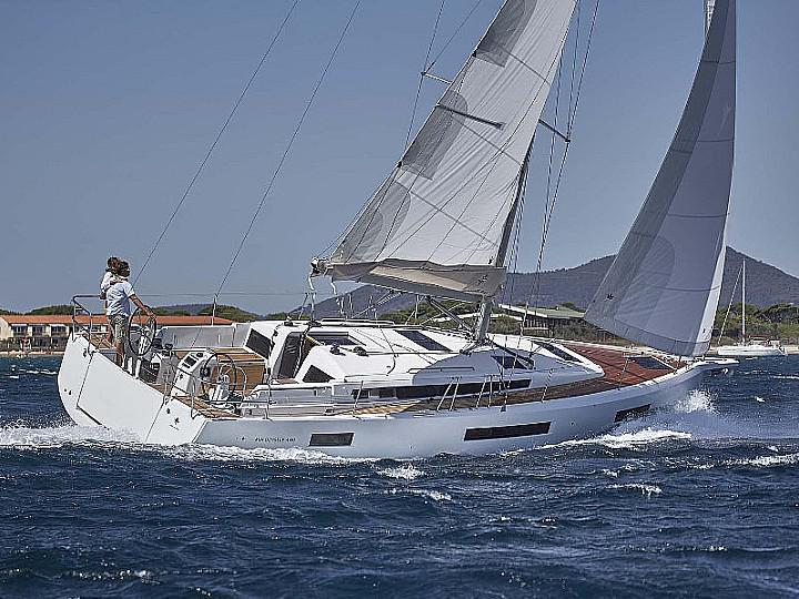 Book yachts online - sailboat - Sun Odyssey 440 - Jolly Roger - rent