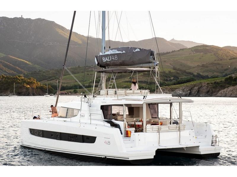 Book yachts online - catamaran - Bali 4.8 - Steno - rent