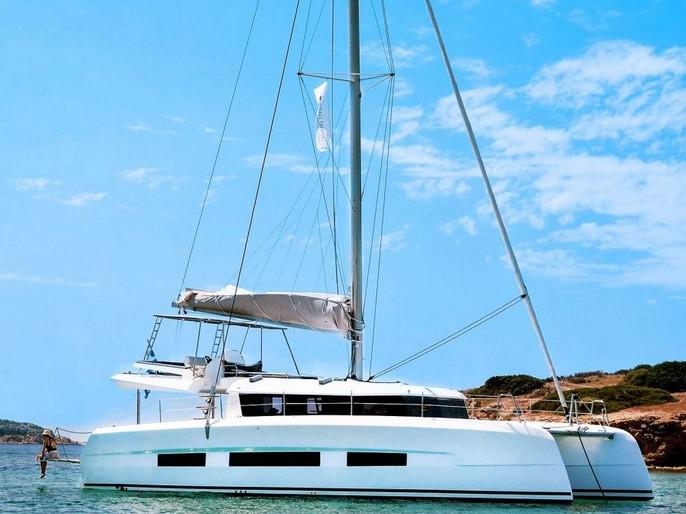 Book yachts online - catamaran - Dufour Catamaran 48 - Delphinus - rent