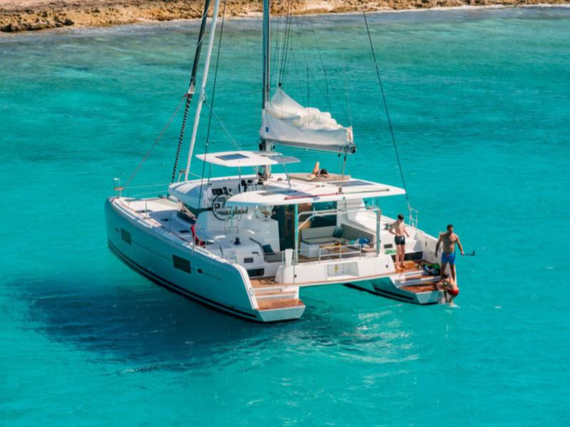 Book yachts online - catamaran - Lagoon 42 - STAR VI - rent