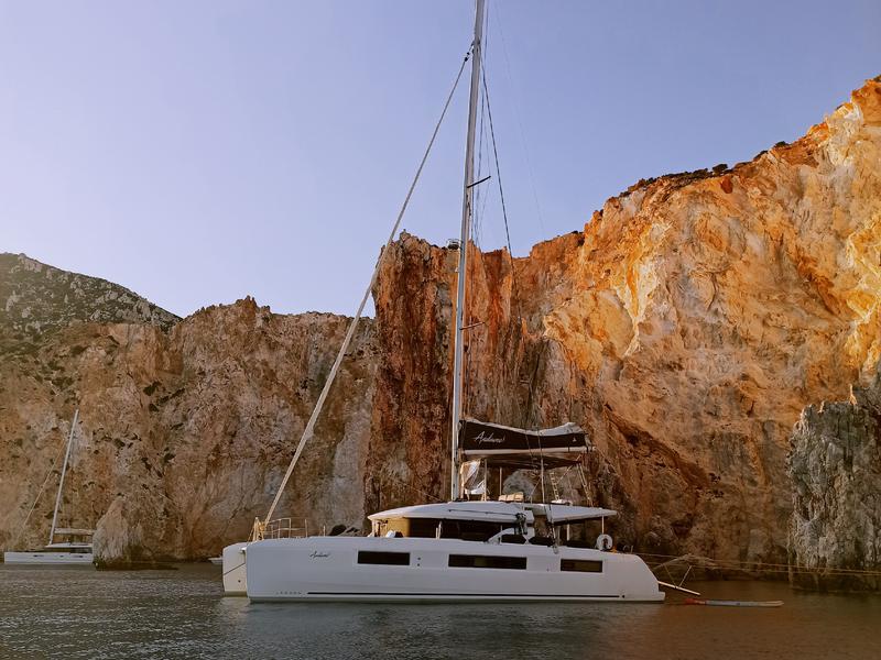 Book yachts online - catamaran - Lagoon 50 - Adiamo - Deluxe - rent