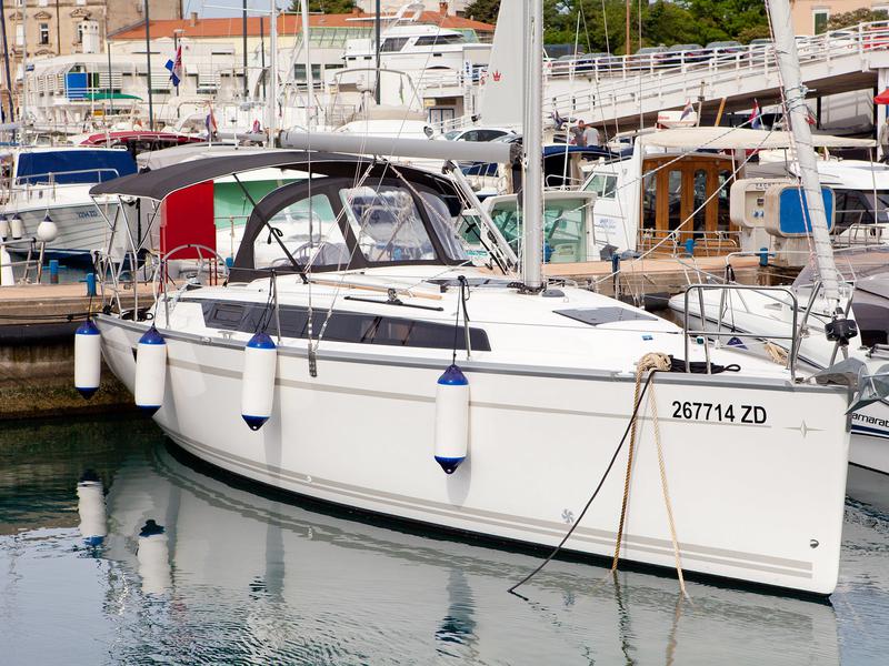 Book yachts online - sailboat - Bavaria Cruiser 34 Style - Roko - rent