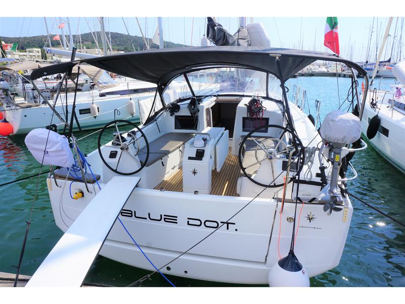 Book yachts online - sailboat - Sun Odyssey 410 - Blue Dot. - rent