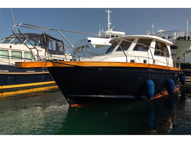 Book yachts online - motorboat - Adria Mare 38 - PAOLA - rent