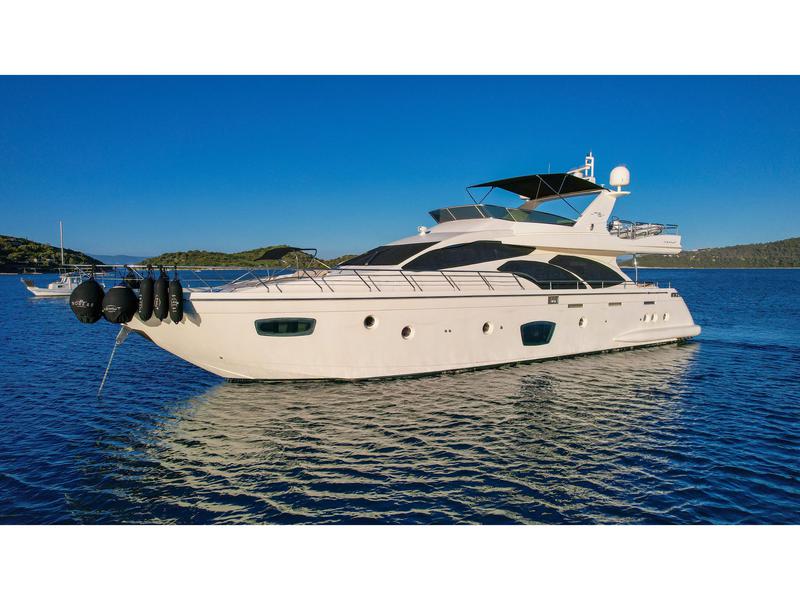 Book yachts online - motorboat - Azimut 75 Fly - Boreas - rent