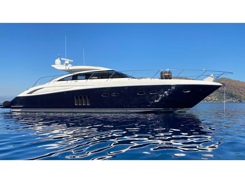 Book yachts online - motorboat - Princess V62 - Dolce Vita - rent