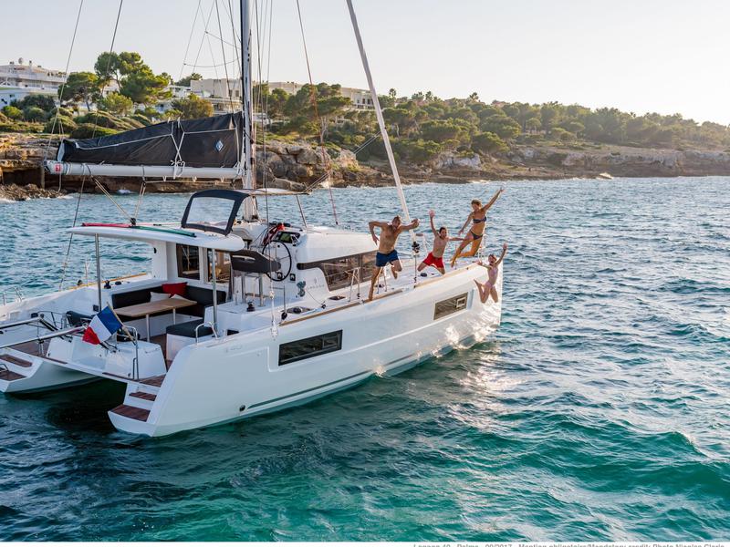 Book yachts online - catamaran - Lagoon 40-4 - D Arros - rent