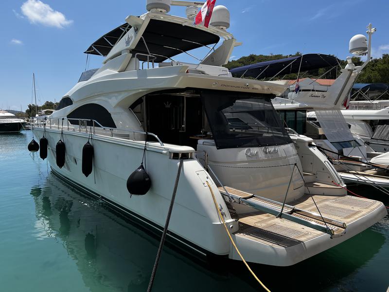 Book yachts online - motorboat - Dominator 680 S - QUO VADIS - rent