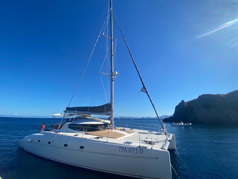 Book yachts online - catamaran - Bahia 46 - Hyera ( AC / WATER MAKER ) - rent