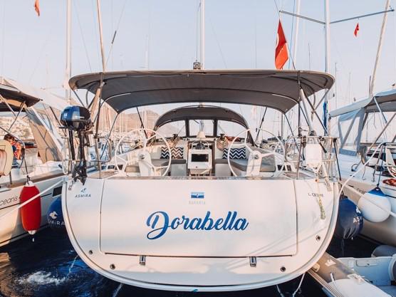 Book yachts online - sailboat - Bavaria Cruiser 46 - Dorabella - rent