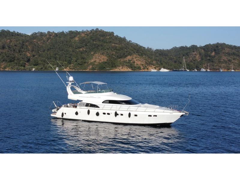 Book yachts online - motorboat - Motoryacht - Sirocco - rent