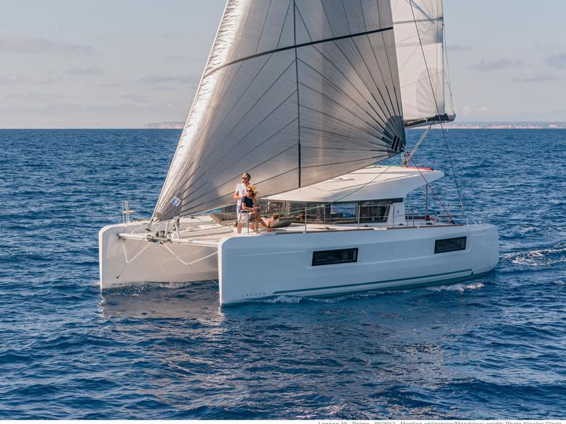 Book yachts online - catamaran - Lagoon 40 - Thor - rent