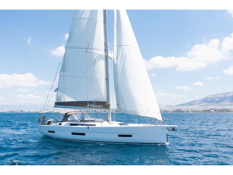 Book yachts online - sailboat - Dufour 530 A/C &amp; GEN - NEW D530 LEF - rent