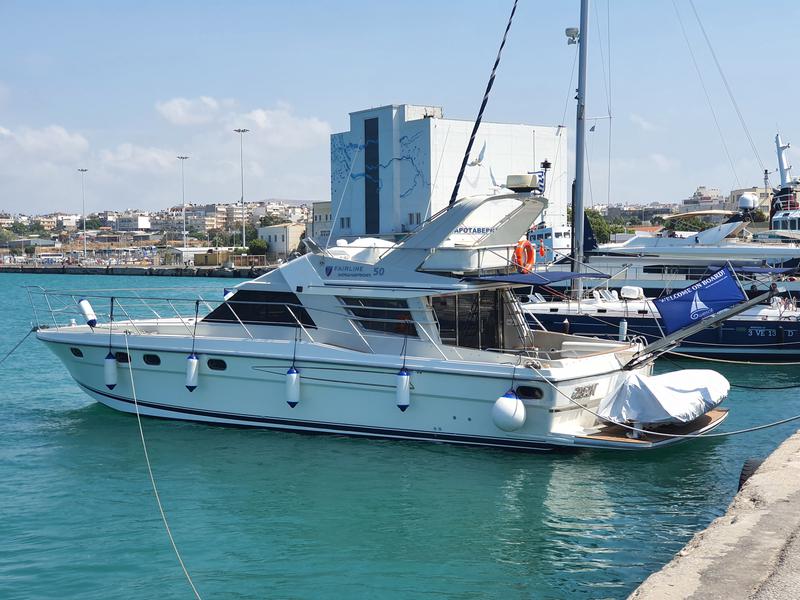 Book yachts online - motorboat - Squadron 50 - ZEN - rent