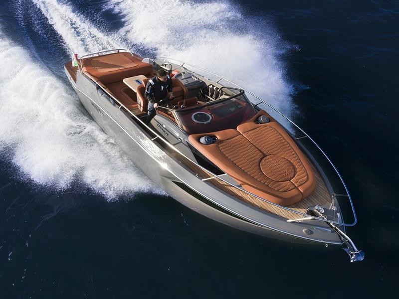 Book yachts online - motorboat - Cranchi E30 Endurance - Aurora - rent
