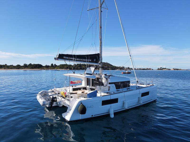 Book yachts online - catamaran - LAGOON 40 - Sognu D'Isula - rent