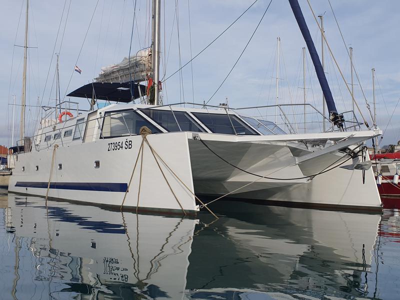 Book yachts online - catamaran - Catamaran - UPWIND 50 ECO - rent