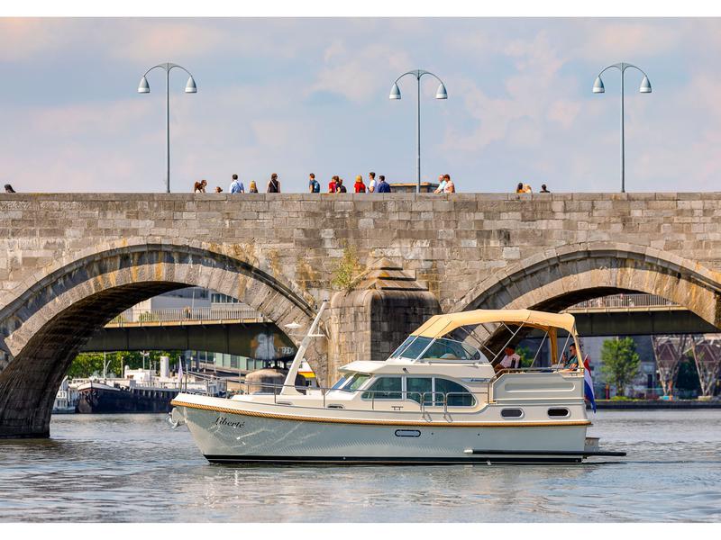 Book yachts online - motorboat - Linssen Grand Sturdy 30.0 AC - Luna Ilena - rent