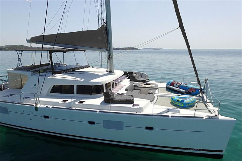 Book yachts online - False - Lagoon 500 (5Cab) - The Big Deal - rent