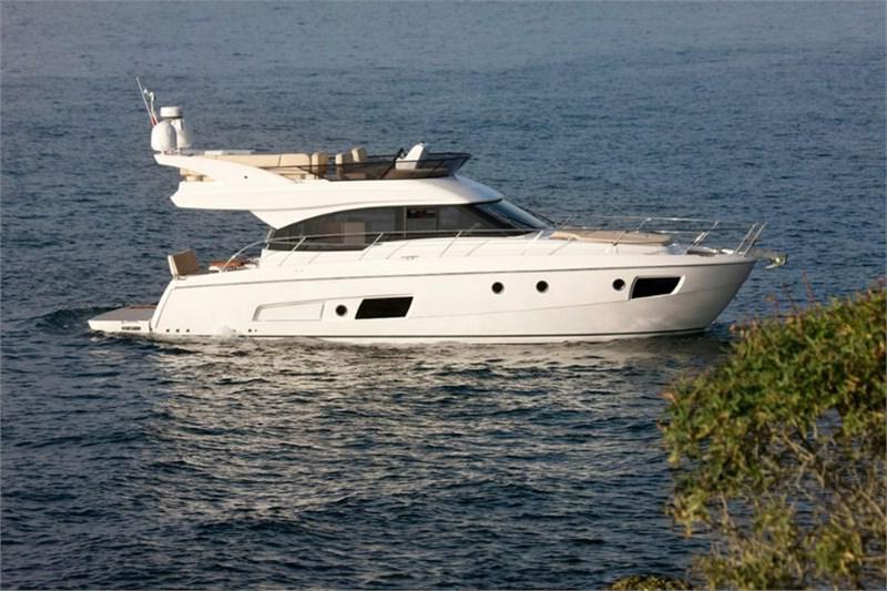 Book yachts online - False - Bavaria Virtess 420 Fly - Mia Sophie - rent
