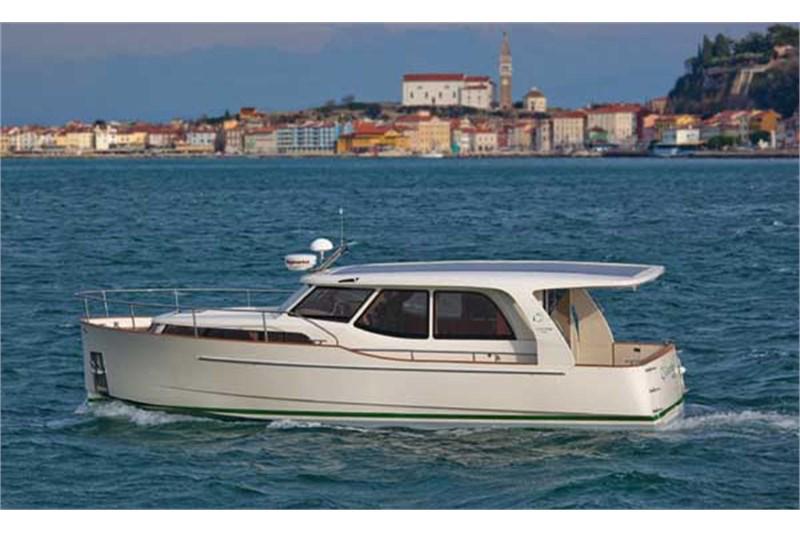 Book yachts online - False - Greenline 33 - Fields of Gold - rent