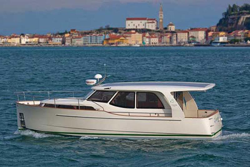 Book yachts online - False - Greenline 33 - Mozart - rent
