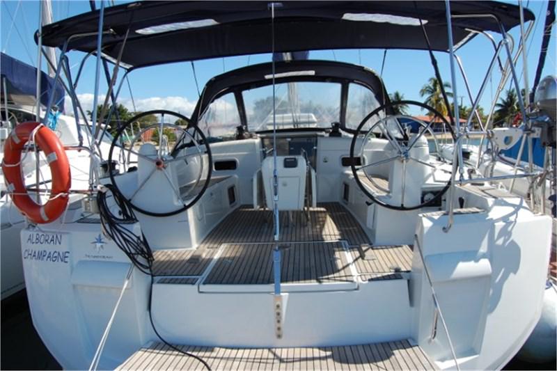 Book yachts online - False - Sun Odyssey 519 (5Cab) - Alboran Champagne - rent